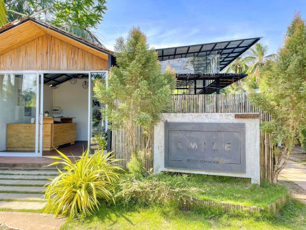 Smile Resort Koh Mook Exterior photo